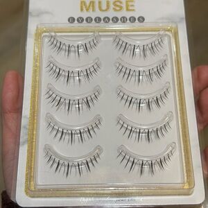 Muse Black Eyelash Collection